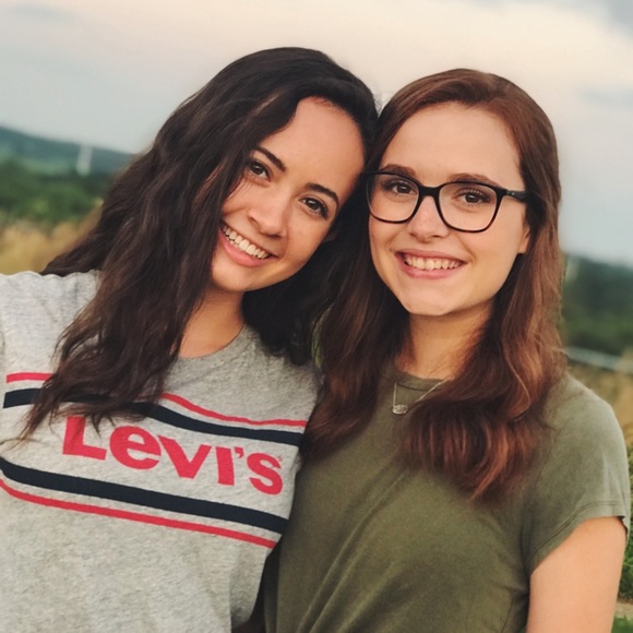 Meet your Posher, Danielle - Picture 1 of 1